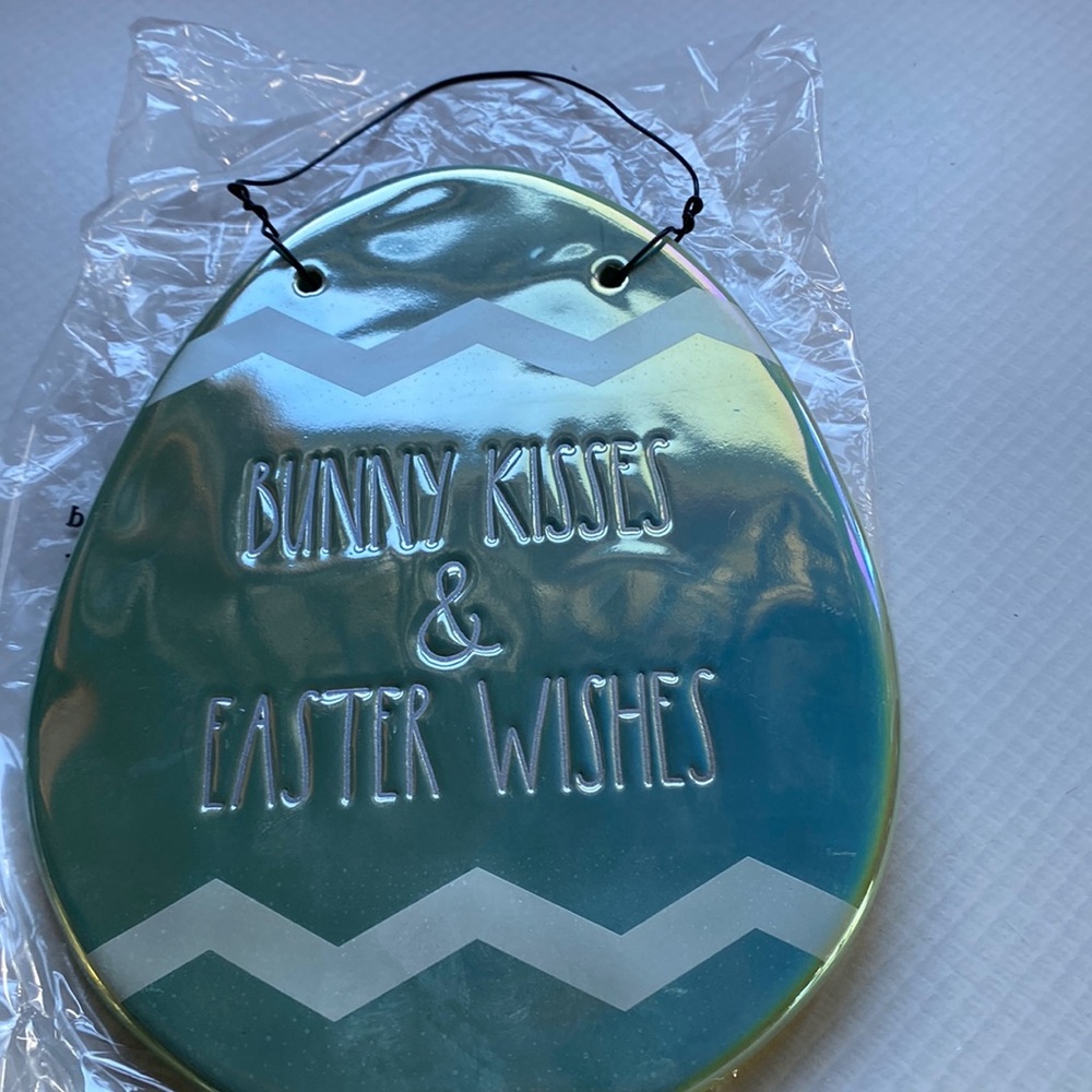Brand New Rae Dunn Easter Wall Plaque. in original packaging